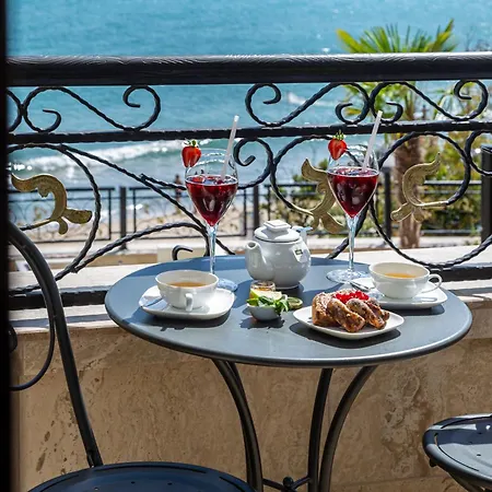 Onyx - Free Access & Parking