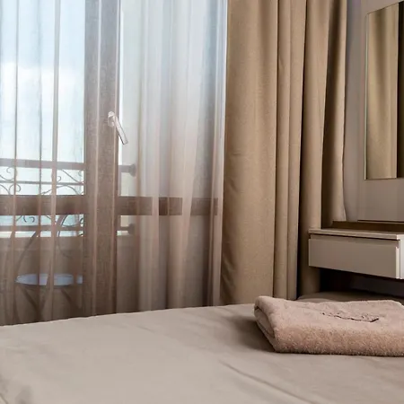 Onyx - Free Parking & Access Hotel 4*