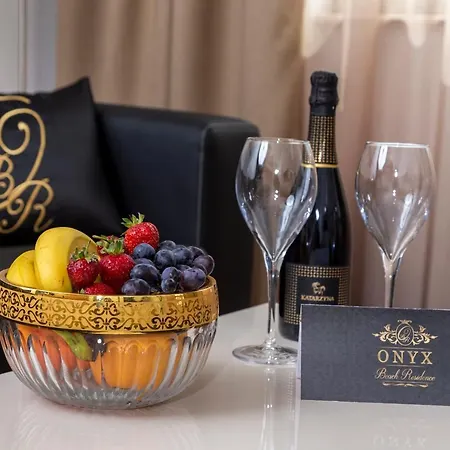 Onyx - Free Access & Parking