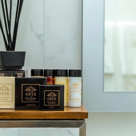 Onyx - Free Access & Parking מלון