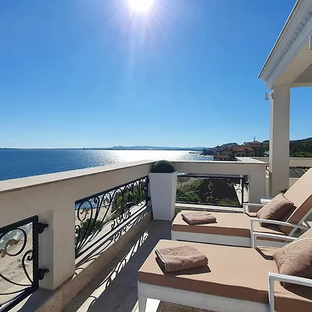 Onyx - Free Access & Parking 4*