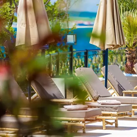 Hotel Onyx - Free Parking & Access 4*