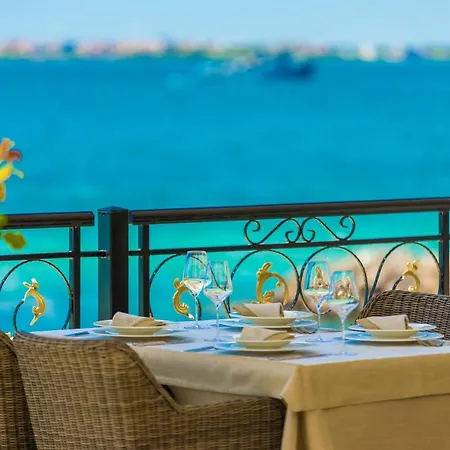 Onyx - Free Parking & Access Hotel 4*