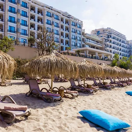 Onyx - Free Parking & Access Hotel