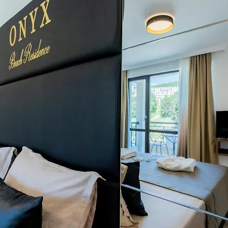 Onyx - Free Parking & Access 4*