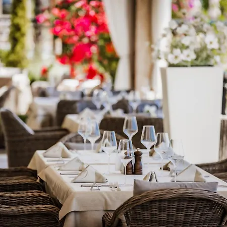 Onyx - Free Access & Parking Хотел